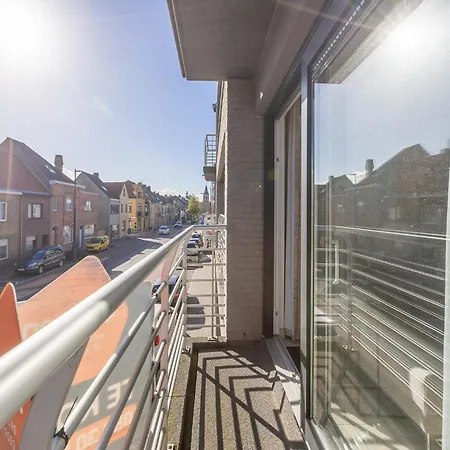 Spacious With Sun-facing Terrace Apartament *