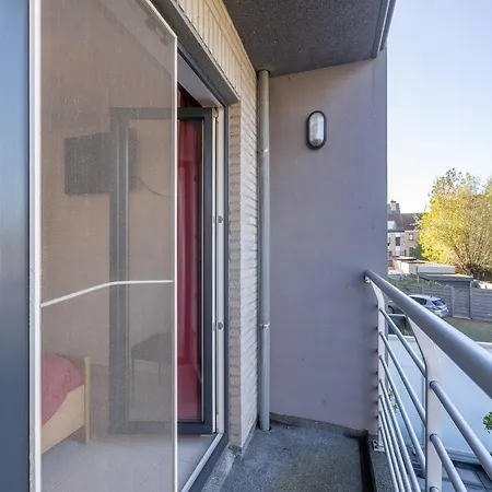 Spacious With Sun-facing Terrace