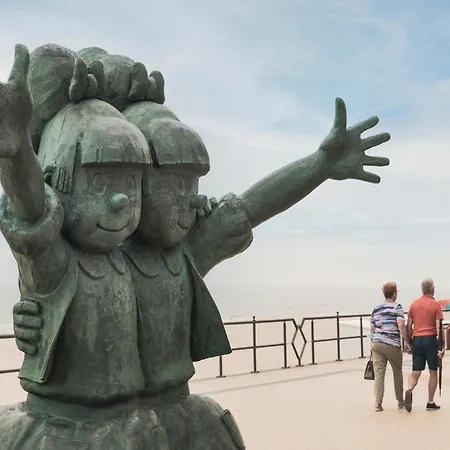 Spacious With Sun-facing Terrace Apartman Middelkerke