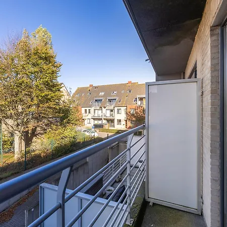 Spacious With Sun-facing Terrace Apartament Middelkerke